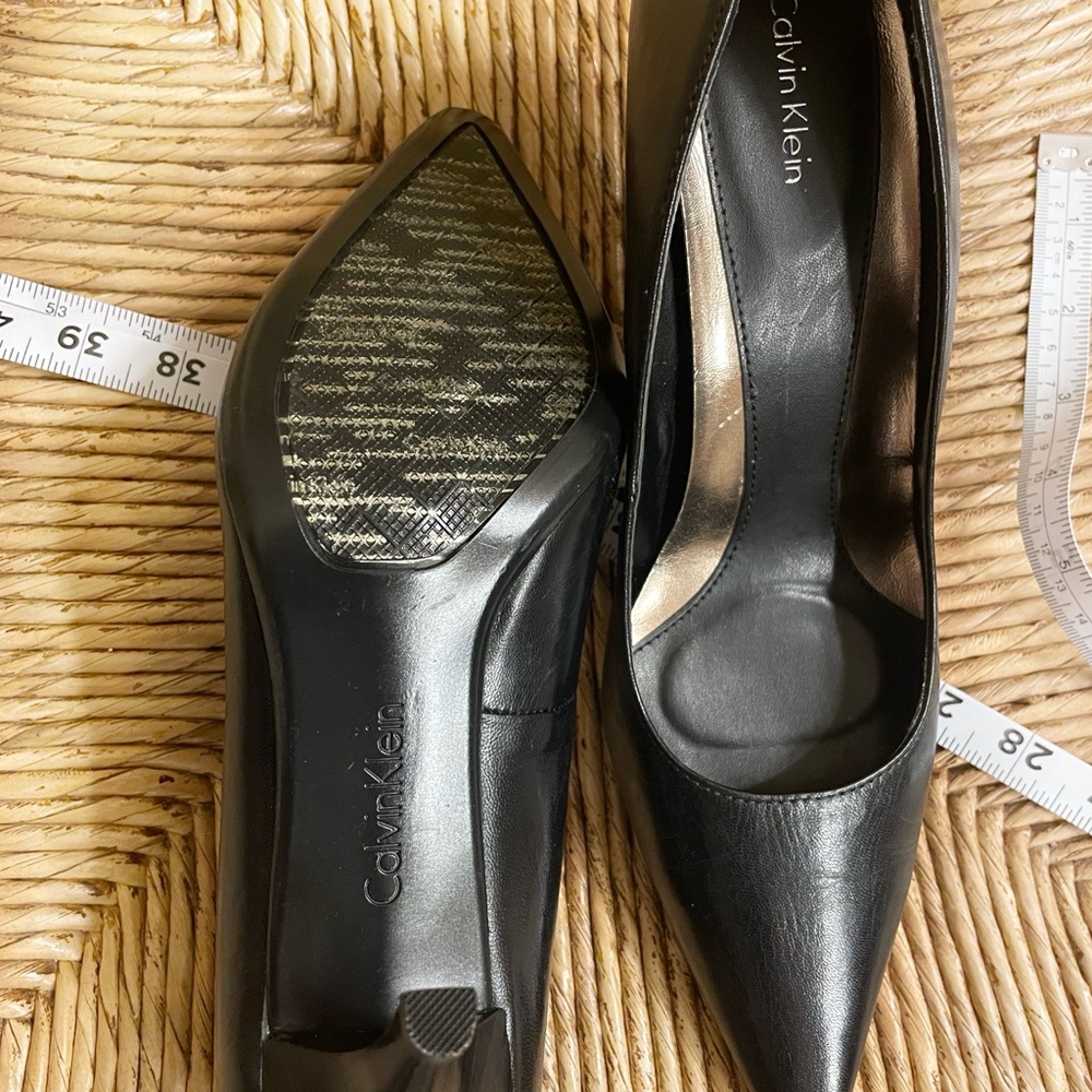 👠Calvin Klein Leather Black Pump